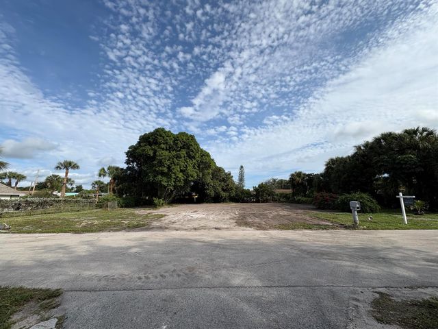 9426 Sunrise Drive, West Palm Beach, FL 33403