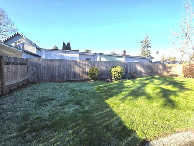 606 8th Street NW, Puyallup, WA 98371