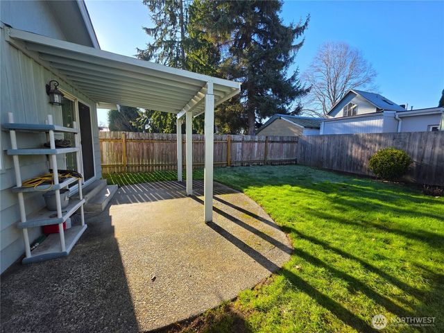 606 8th Street NW, Puyallup, WA 98371