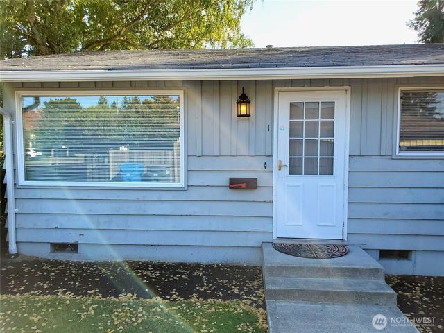 606 8th Street NW, Puyallup, WA 98371