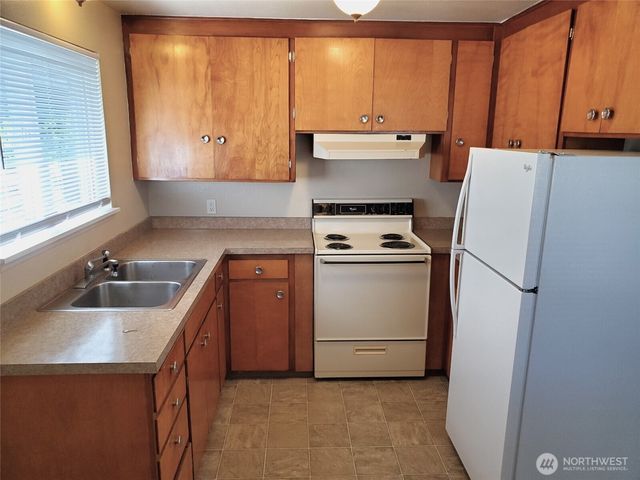 606 8th Street NW, Puyallup, WA 98371