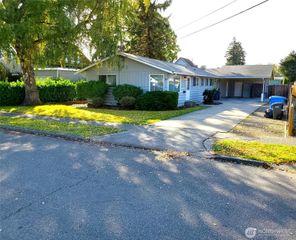 606 8th Street NW, Puyallup, WA 98371
