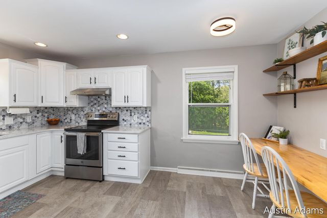 1925 Emerald Avenue, Grand Rapids, MI 49505