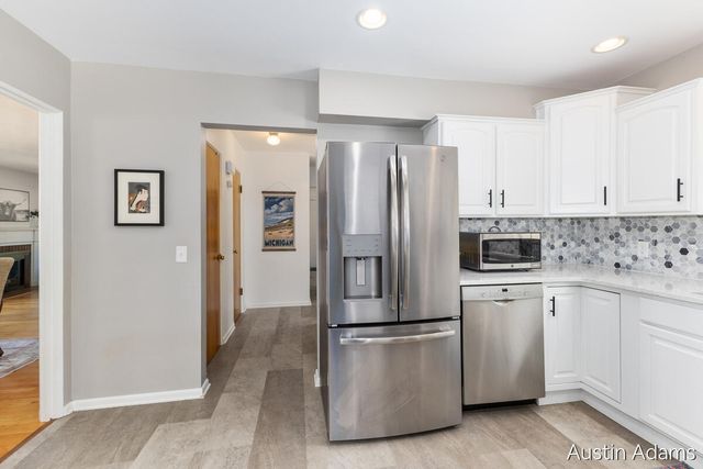 1925 Emerald Avenue, Grand Rapids, MI 49505