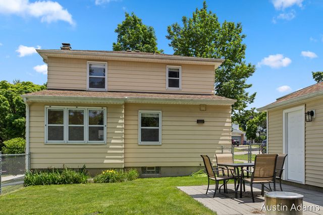 1925 Emerald Avenue, Grand Rapids, MI 49505