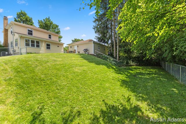 1925 Emerald Avenue, Grand Rapids, MI 49505