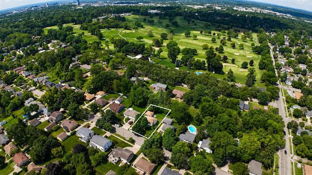 1925 Emerald Avenue, Grand Rapids, MI 49505