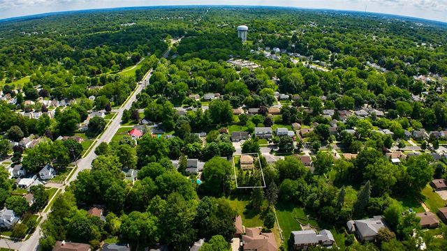 1925 Emerald Avenue, Grand Rapids, MI 49505