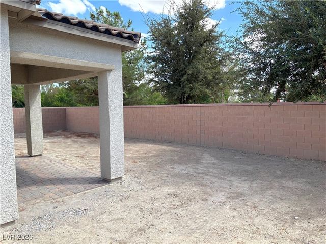 5715 East Victoria Falls Drive, Pahrump, NV 89048