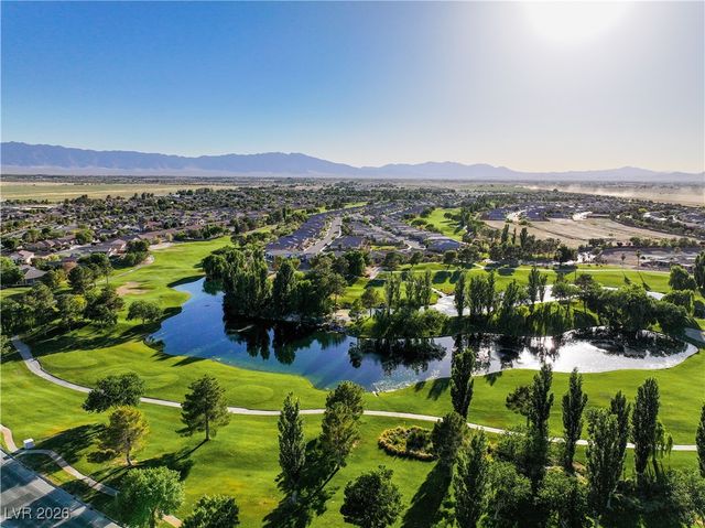 5715 East Victoria Falls Drive, Pahrump, NV 89048