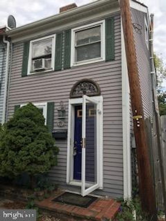 29 COURTLAND ST, Bordentown, NJ 08505