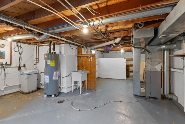 1341 W Decorah ROAD, West Bend, WI 53095