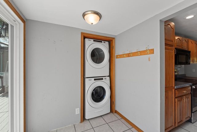 1341 W Decorah ROAD, West Bend, WI 53095