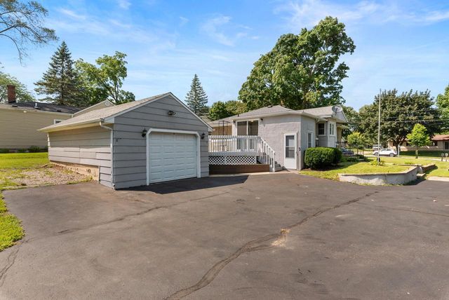 1341 W Decorah ROAD, West Bend, WI 53095