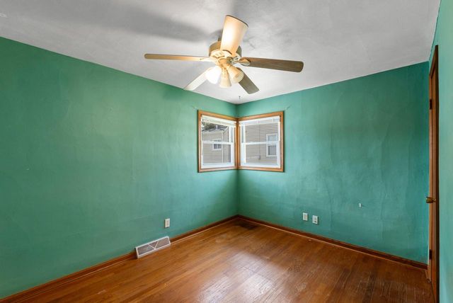 1341 W Decorah ROAD, West Bend, WI 53095