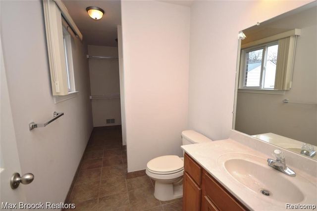 1115 BIRCHWOOD Drive, Troy, MI 48083