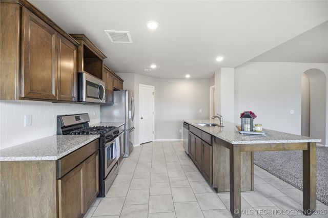 3636 E 143rd Court S, Bixby, OK 74008