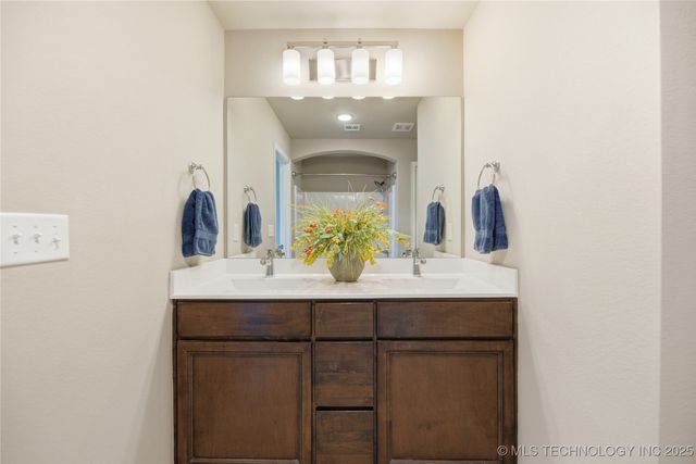 3636 E 143rd Court S, Bixby, OK 74008