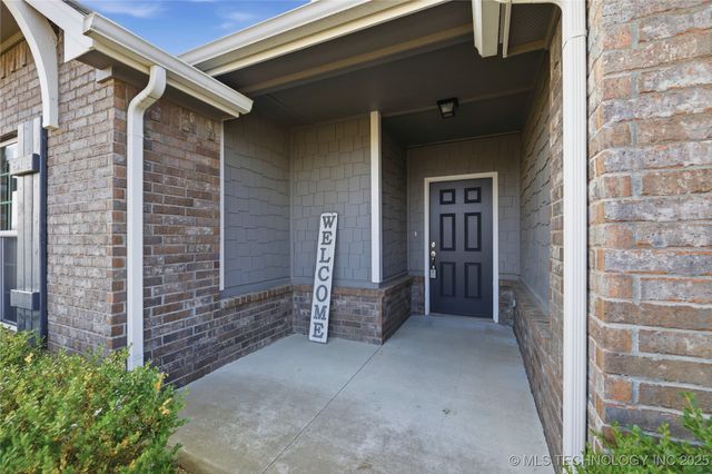 3636 E 143rd Court S, Bixby, OK 74008
