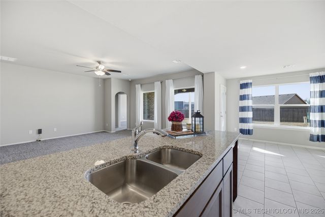 3636 E 143rd Court S, Bixby, OK 74008