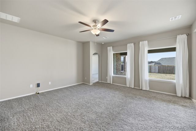 3636 E 143rd Court S, Bixby, OK 74008