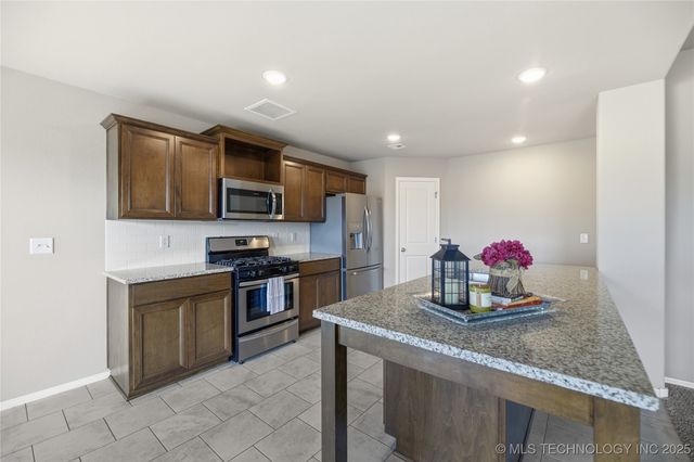 3636 E 143rd Court S, Bixby, OK 74008