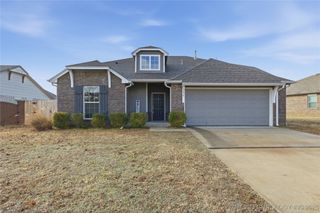 3636 E 143rd Court S, Bixby, OK 74008
