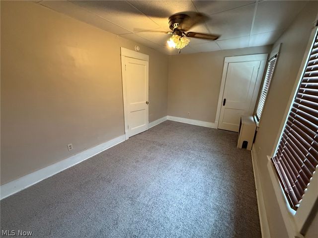 85 Smithsonian Street, Girard, OH 44420