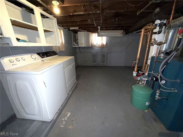 85 Smithsonian Street, Girard, OH 44420