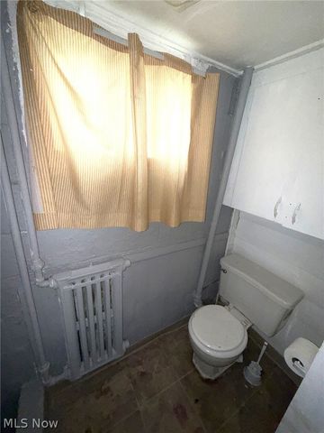 85 Smithsonian Street, Girard, OH 44420