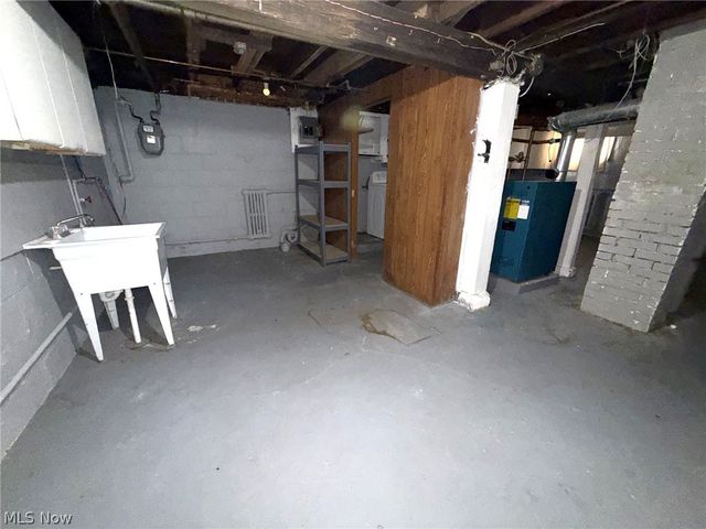 85 Smithsonian Street, Girard, OH 44420