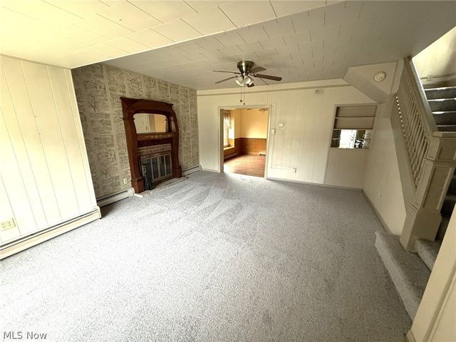 85 Smithsonian Street, Girard, OH 44420