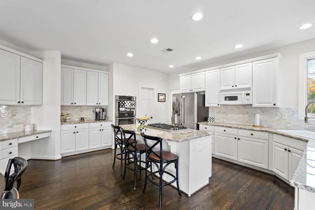 12882 CROUCH DR, Fairfax, VA 22030