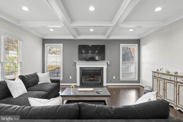 12882 CROUCH DR, Fairfax, VA 22030