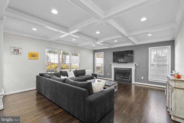 12882 CROUCH DR, Fairfax, VA 22030