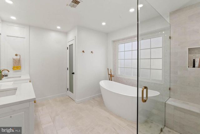 12882 CROUCH DR, Fairfax, VA 22030