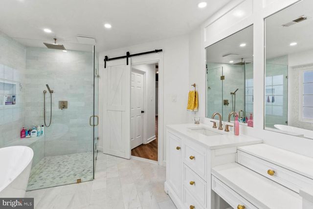 12882 CROUCH DR, Fairfax, VA 22030