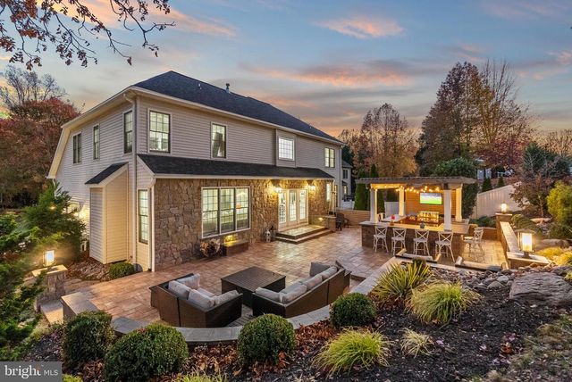 12882 CROUCH DR, Fairfax, VA 22030