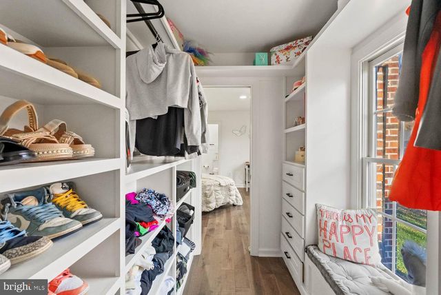 12882 CROUCH DR, Fairfax, VA 22030