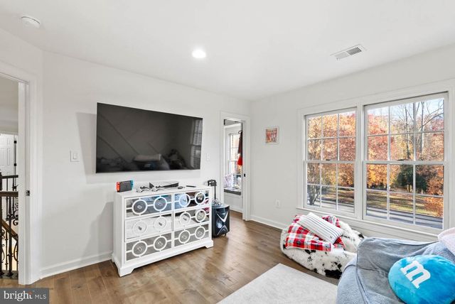 12882 CROUCH DR, Fairfax, VA 22030