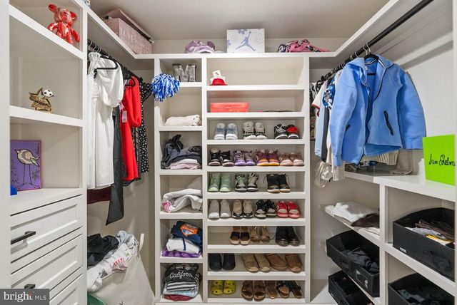 12882 CROUCH DR, Fairfax, VA 22030