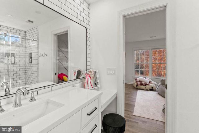 12882 CROUCH DR, Fairfax, VA 22030