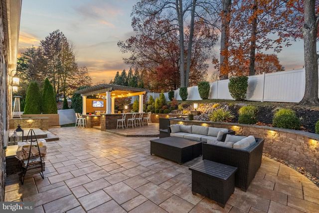 12882 CROUCH DR, Fairfax, VA 22030