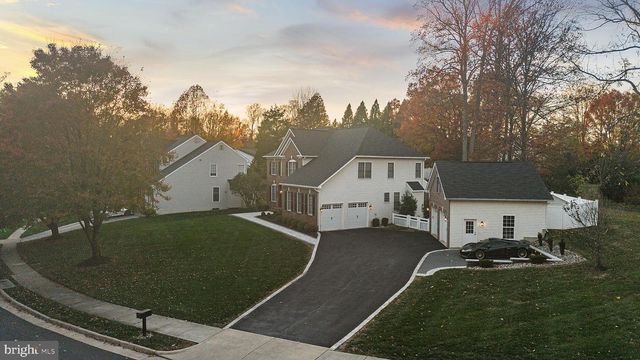 12882 CROUCH DR, Fairfax, VA 22030