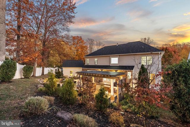 12882 CROUCH DR, Fairfax, VA 22030