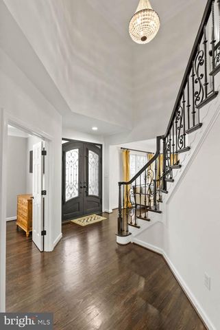 12882 CROUCH DR, Fairfax, VA 22030