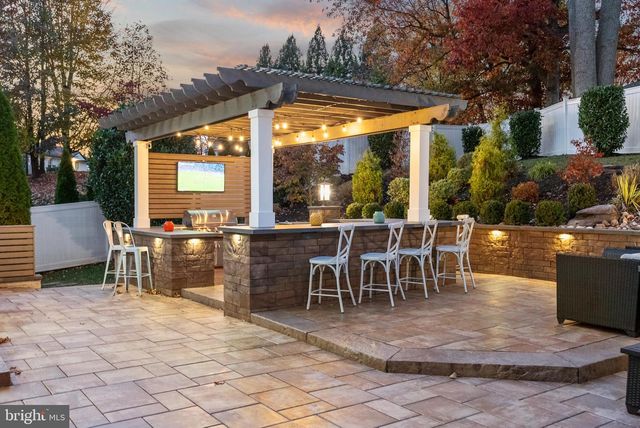 12882 CROUCH DR, Fairfax, VA 22030