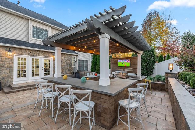 12882 CROUCH DR, Fairfax, VA 22030