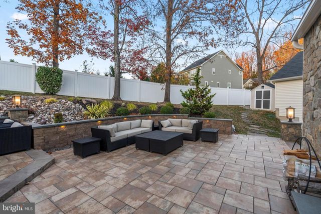 12882 CROUCH DR, Fairfax, VA 22030