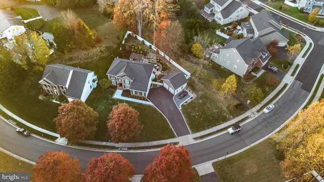 12882 CROUCH DR, Fairfax, VA 22030